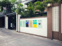THREE HANDS SHOP